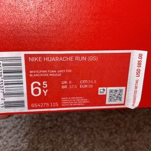 NEW Nike Huarache size 6.5